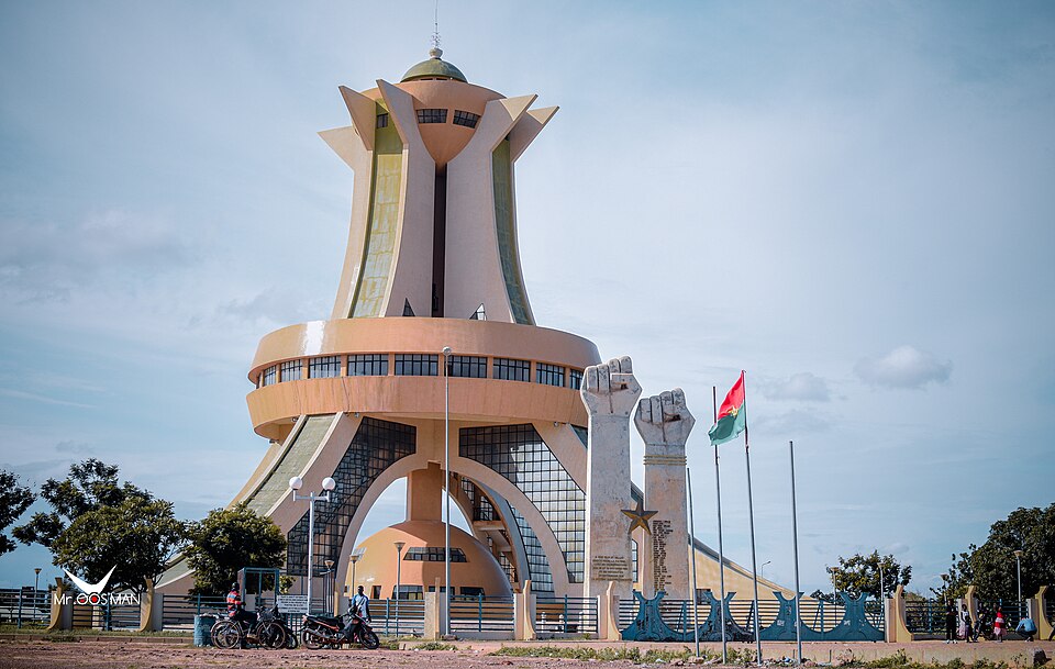 Rond-point des héros nationaux - Ouaga 2000